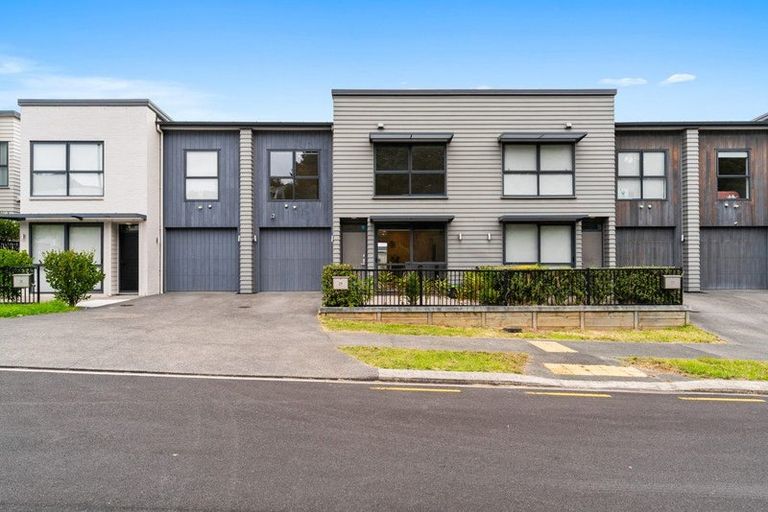 Photo of property in 29 Matairangi Avenue, Totara Heights, Auckland, 2105