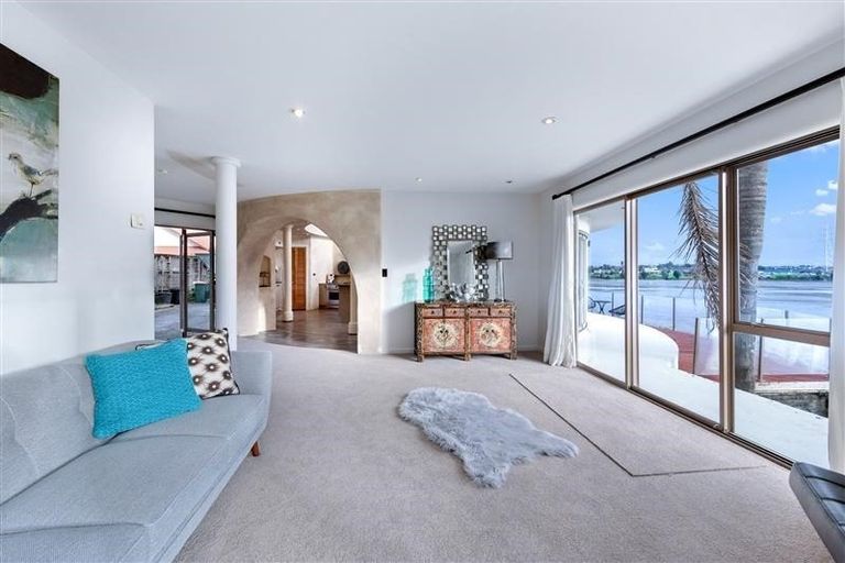 Photo of property in 6 Shepherds Road, Papakura, 2110