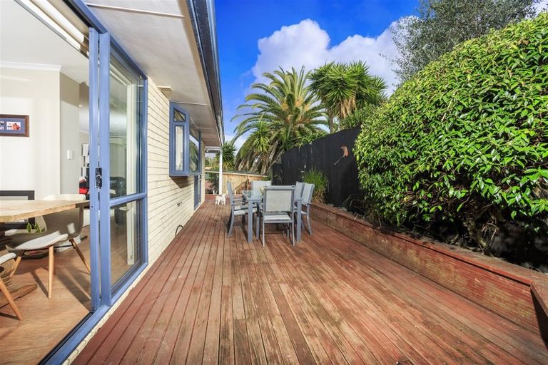 Photo of property in 21a Cliff Road, Torbay, Auckland, 0630