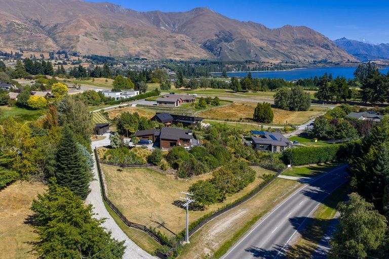 Photo of property in 22 Ballantyne Road, Wanaka, 9305