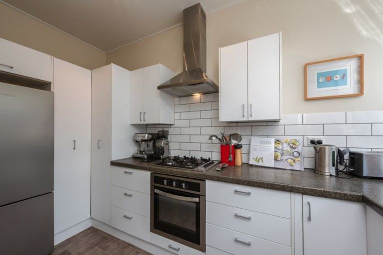 Photo of property in 87 Parkvale Road, Karori, Wellington, 6012