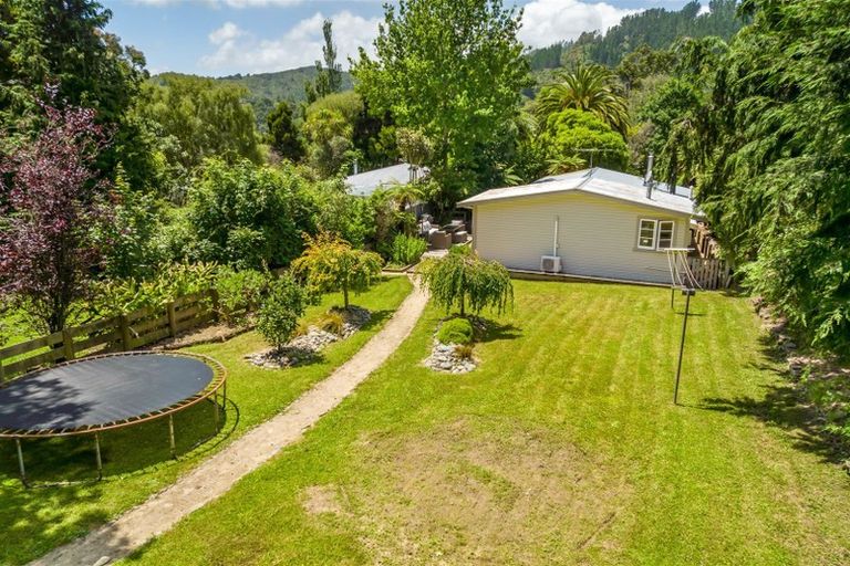 Photo of property in 38 Jocelyn Crescent, Pinehaven, Upper Hutt, 5019