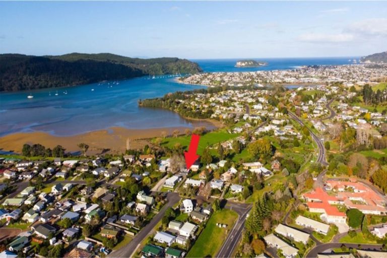 Photo of property in 121 Durrant Drive, Whangamata, 3620