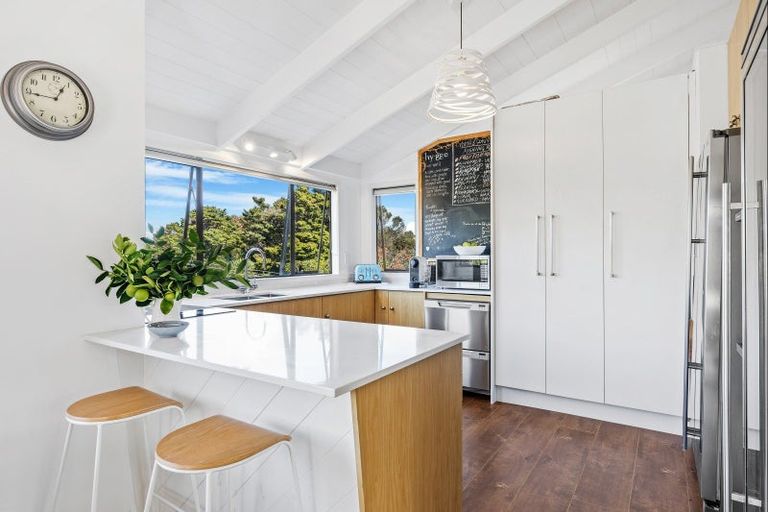 Photo of property in 34 Grand View Road, Leigh, 0985