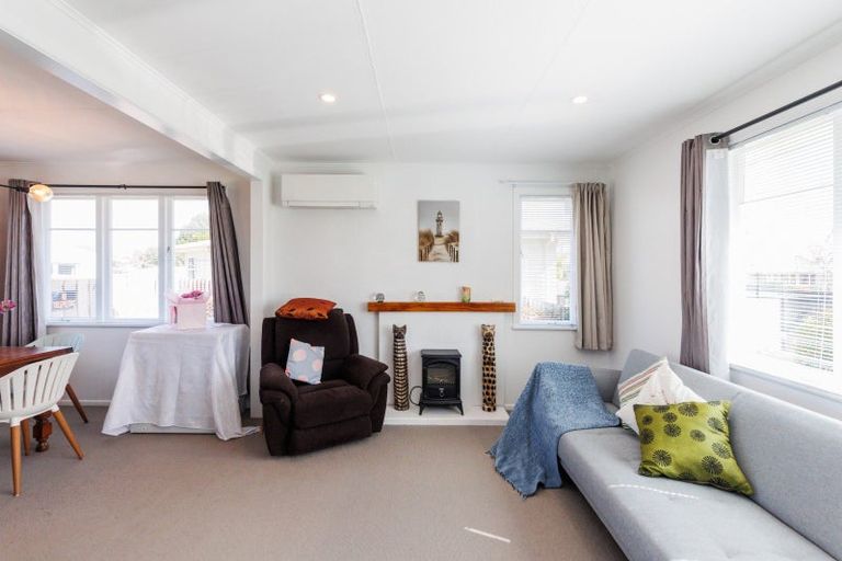 Photo of property in 17 Peters Avenue, Cloverlea, Palmerston North, 4412