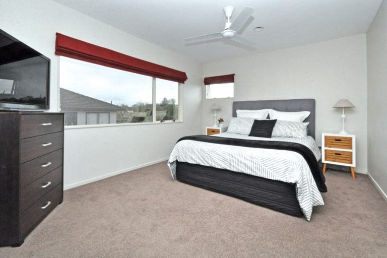 Photo of property in 2/6 Daria Place, Northpark, Auckland, 2013