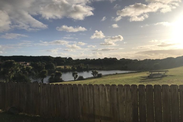 Photo of property in 51 De Havilland Drive, Goodwood Heights, Auckland, 2105