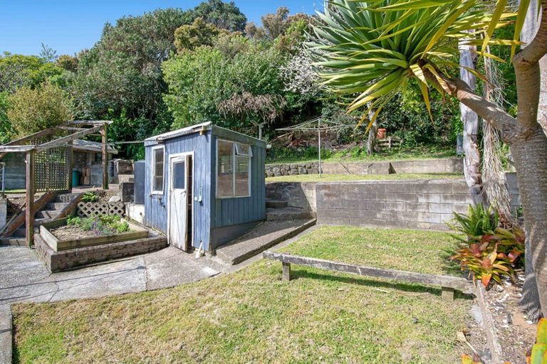 Photo of property in 1099 Whangaparaoa Road, Tindalls Beach, Whangaparaoa, 0930