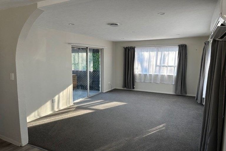Photo of property in 82 Lowry Avenue, Redwood, Christchurch, 8051