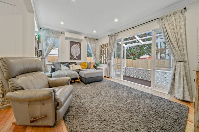 Photo of property in 83b Taikata Road, Te Atatu Peninsula, Auckland, 0610