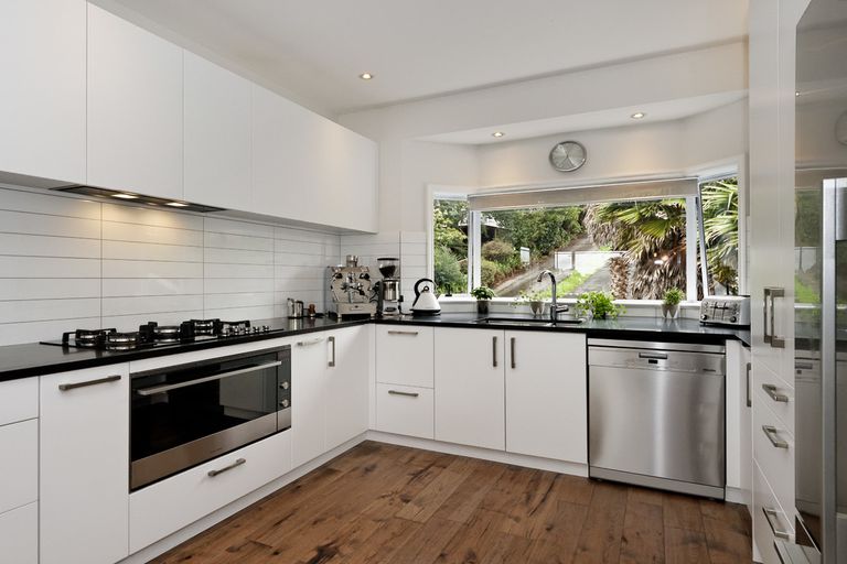 Photo of property in 56b Pleasant Road, Glen Eden, Auckland, 0602