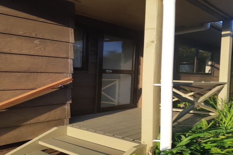 Photo of property in 3/13 Aorangi Place, Birkenhead, Auckland, 0626