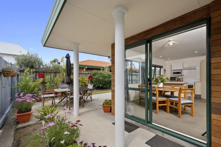Photo of property in 9a Evans Road, Papamoa Beach, Papamoa, 3118