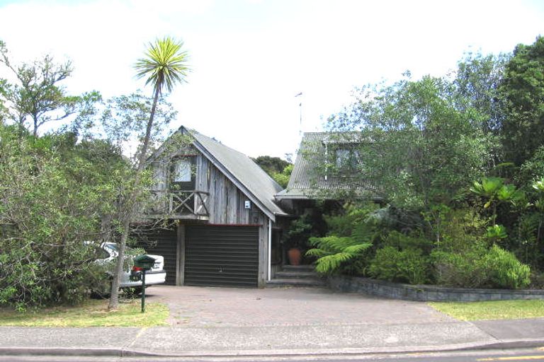 Photo of property in 41 Gatman Street, Birkdale, Auckland, 0626