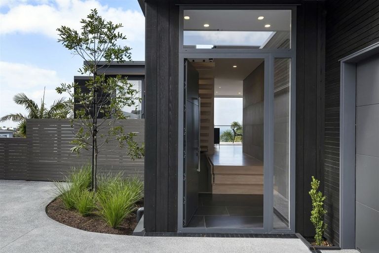 Photo of property in 35a Gulf View Road, Murrays Bay, Auckland, 0630