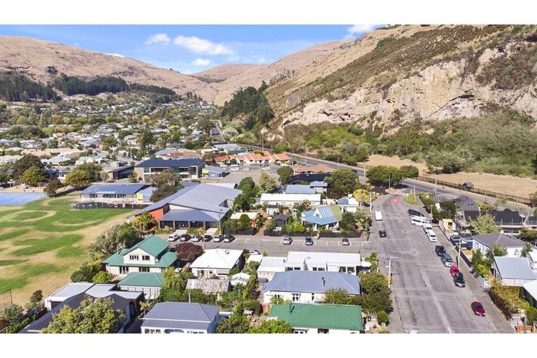 Photo of property in 33 Stoke Street, Sumner, Christchurch, 8081