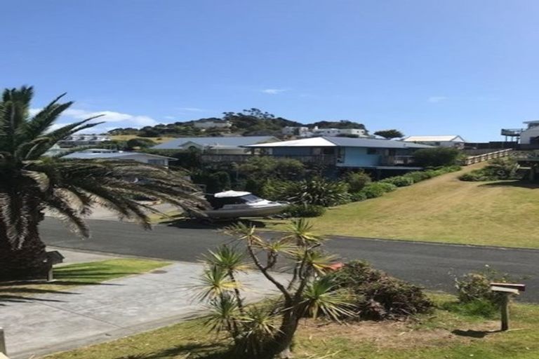 Photo of property in 13 Rewa Place, Russell, 0202