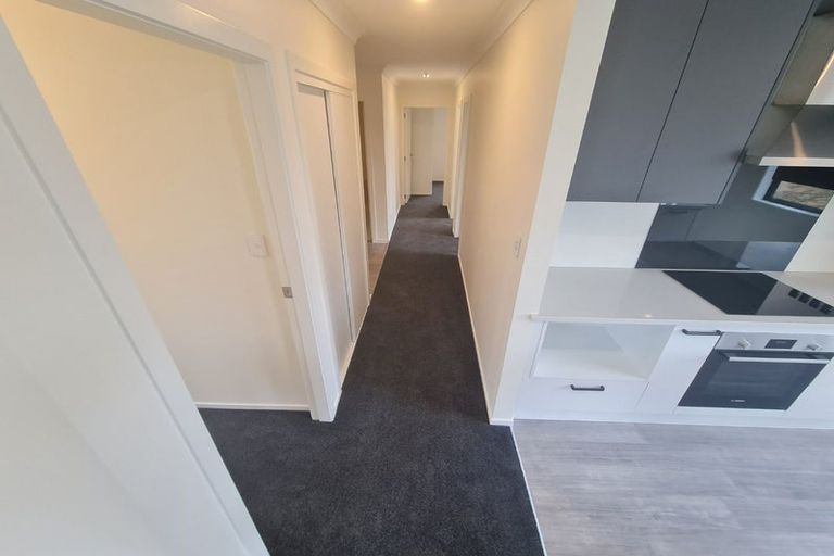 Photo of property in 7 Rewarewa Way, Timberlea, Upper Hutt, 5018