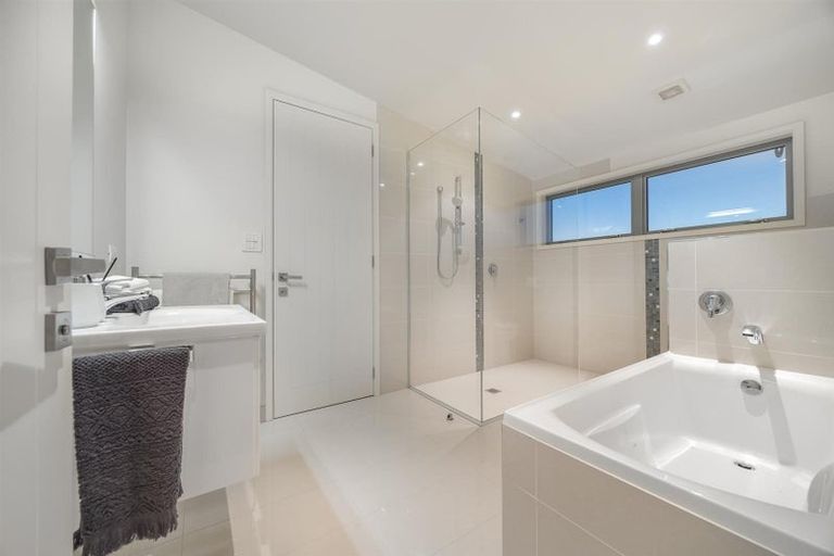 Photo of property in 55 Pinetone Road, Kumeu, 0892