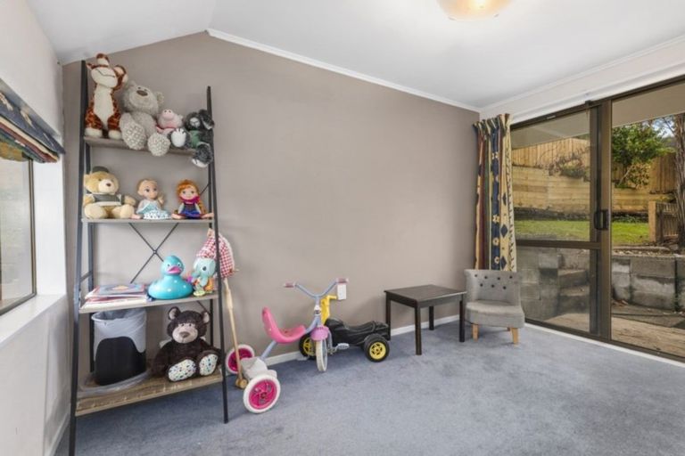 Photo of property in 35 Kairimu Street, Stokes Valley, Lower Hutt, 5019