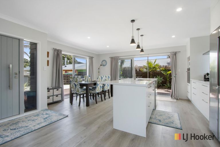 Photo of property in 11a Hillview Road, Waihi Beach, 3611