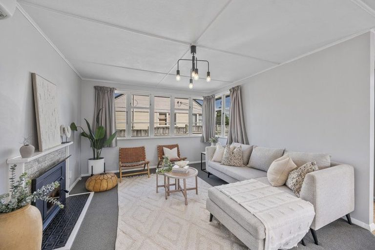 Photo of property in 32 Palmerston Road, Havelock North, 4130