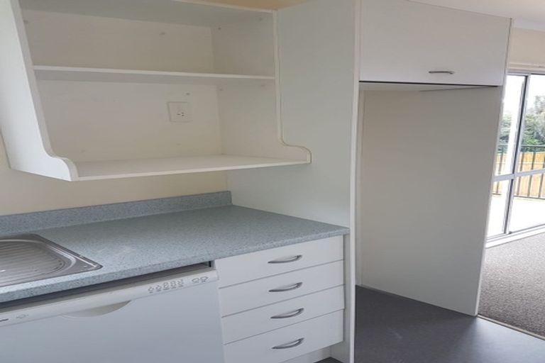 Photo of property in 28 Camellia Terrace, Maungaraki, Lower Hutt, 5010