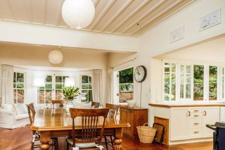 Photo of property in 5 Ringwood Street, Torbay, Auckland, 0630