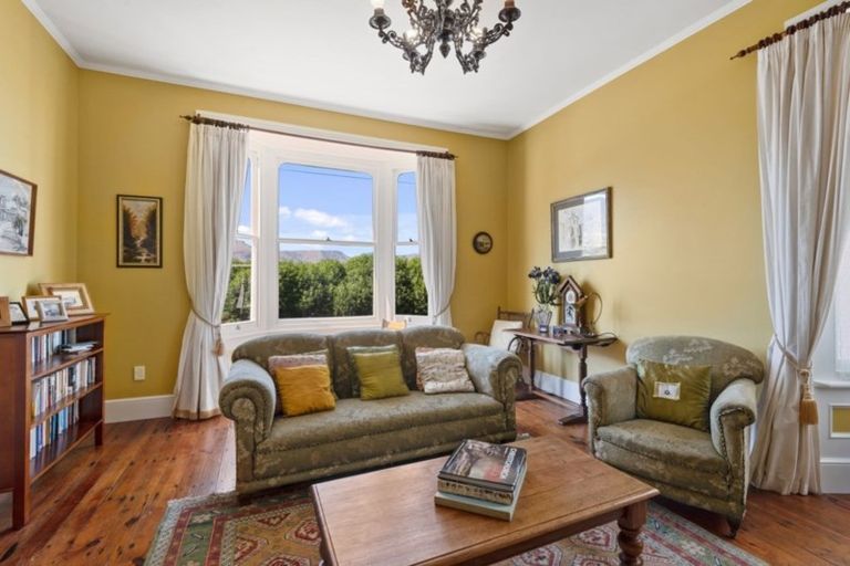 Photo of property in 16 Godley Quay, Lyttelton, 8082