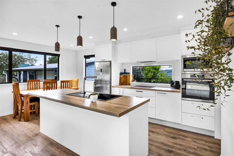 Photo of property in 369 Carrington Street, Upper Vogeltown, New Plymouth, 4310