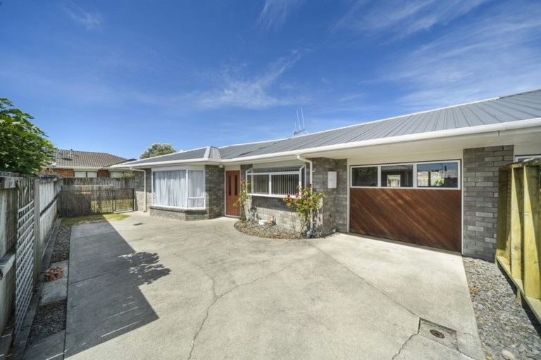 Photo of property in 9a Saint Pauls Court, Highbury, Palmerston North, 4412