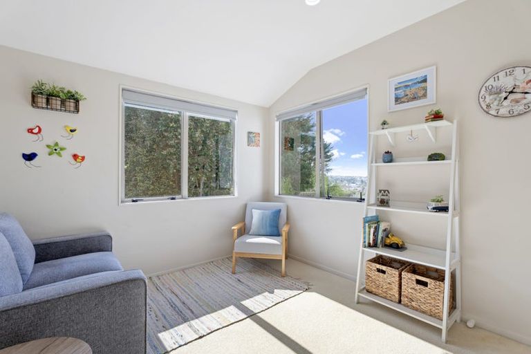 Photo of property in 12a Danbury Drive, Torbay, Auckland, 0630