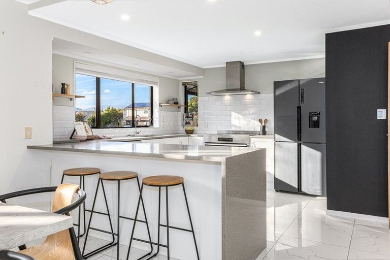 Photo of property in 34 Shackle Lane, Whitby, Porirua, 5024