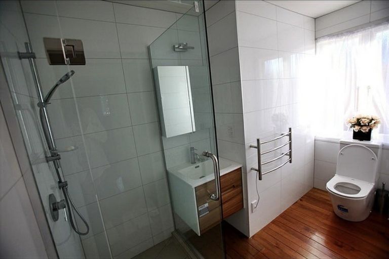 Photo of property in 12a Denyer Place, New Lynn, Auckland, 0600