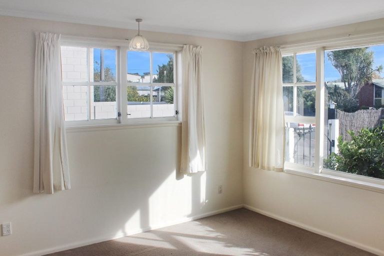 Photo of property in 2/104 Office Road, Merivale, Christchurch, 8014