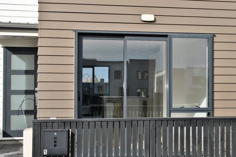 Photo of property in 5 Kaman Seasprite Road, Hobsonville, Auckland, 0616