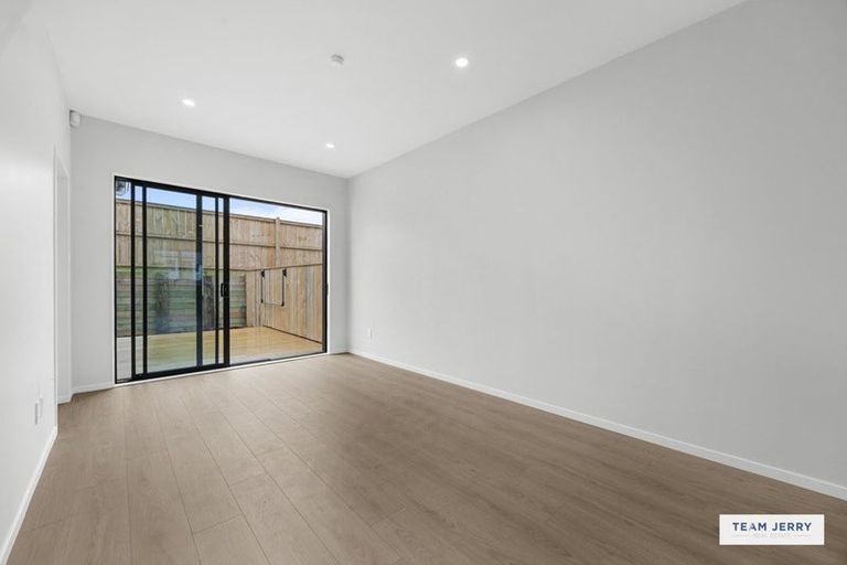 Photo of property in 6 Wild Flower Way, Karaka, Papakura, 2113