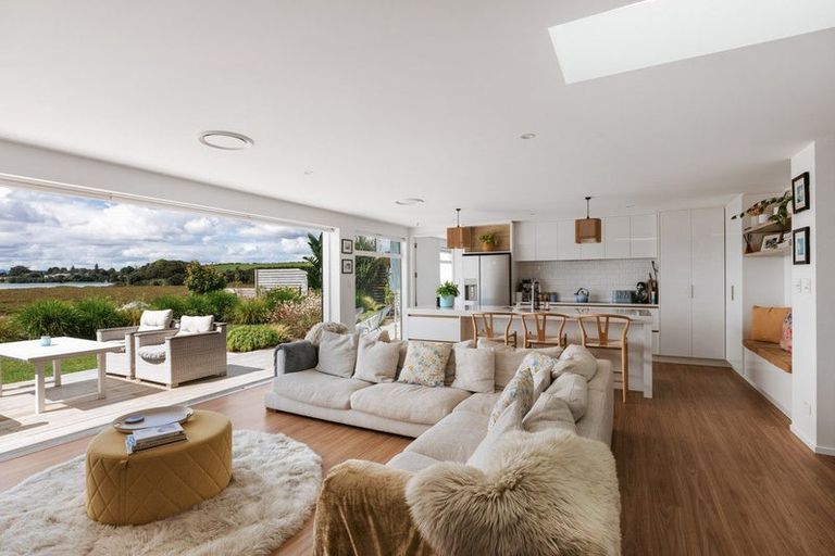 Photo of property in 10 Josephine Place, Omokoroa, 3114