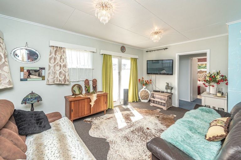 Photo of property in 9 Lee Street, Castlecliff, Whanganui, 4501