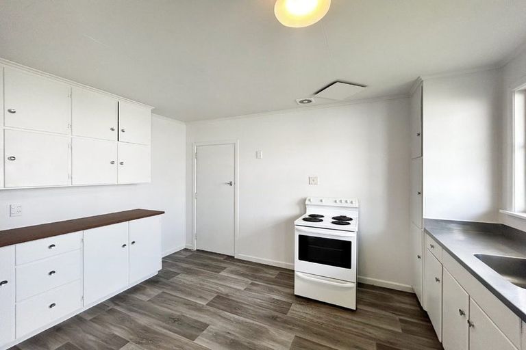 Photo of property in 145 Heretaunga Street, Palmerston North, 4414