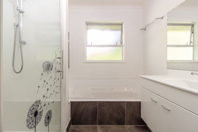 Photo of property in 34 Tokomaru Drive, Havelock North, 4130