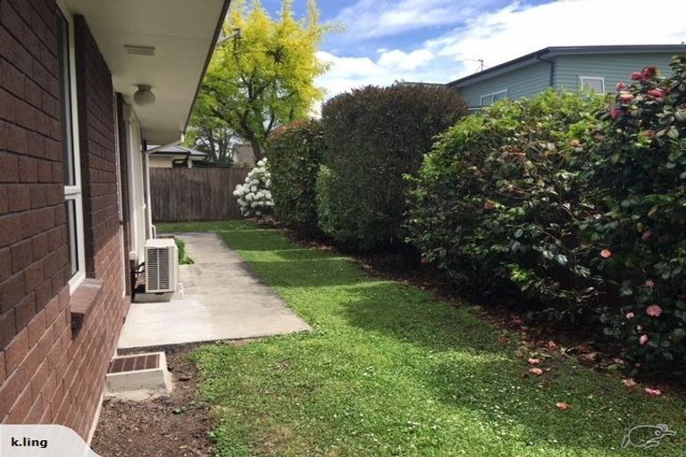 Photo of property in 2/395 Ilam Road, Bryndwr, Christchurch, 8053