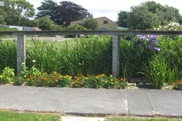 Photo of property in 16 Wilson Street, Pahiatua, 4910