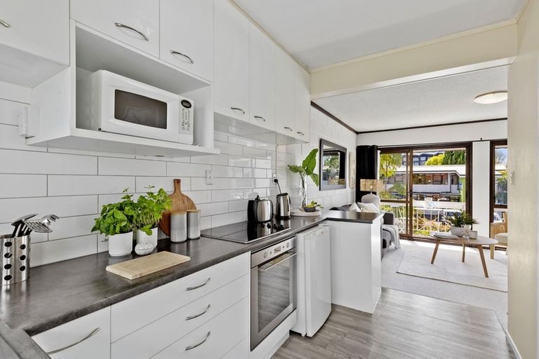 Photo of property in 9/1 Glen Road, Browns Bay, Auckland, 0630