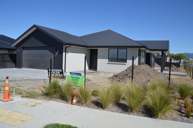 Photo of property in 33 Claremont Crescent, Amberley, 7410