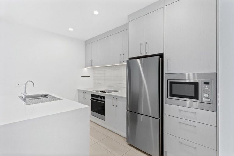 Photo of property in 203/6 Waikumete Road, Glen Eden, Auckland, 0602