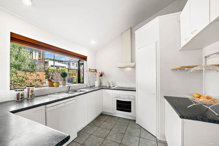 Photo of property in 7a Waratah Street, Birkenhead, Auckland, 0626