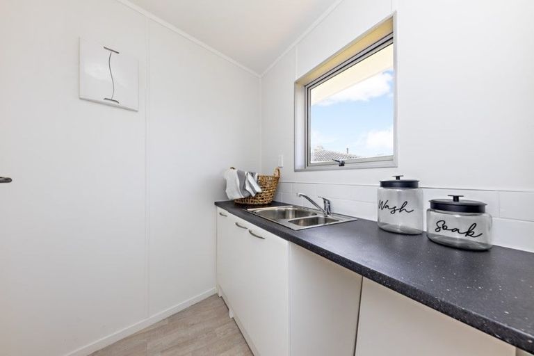 Photo of property in 36 Cranmere Crescent, Mangere East, Auckland, 2024