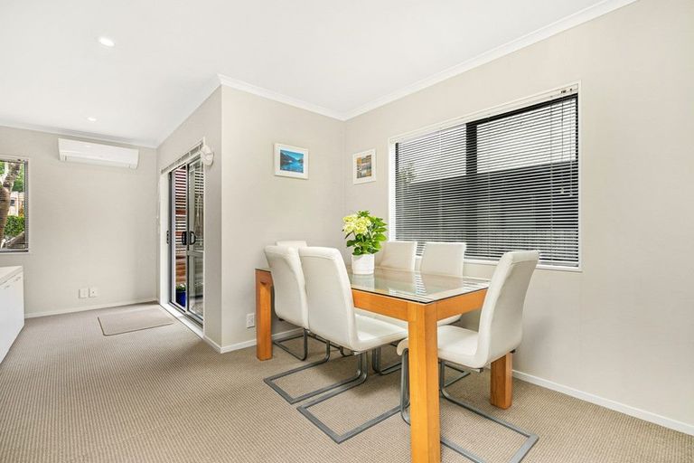 Photo of property in 2/28 Holiday Road, Stanmore Bay, Whangaparaoa, 0932