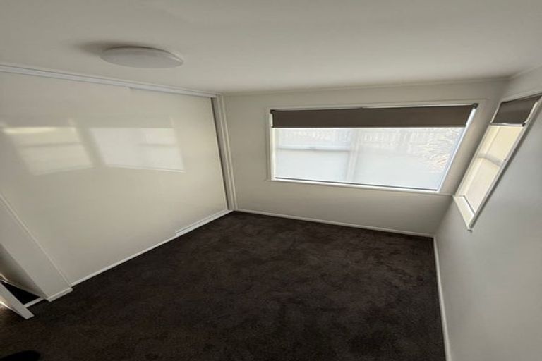 Photo of property in 11 Blanes Road, Weymouth, Auckland, 2103